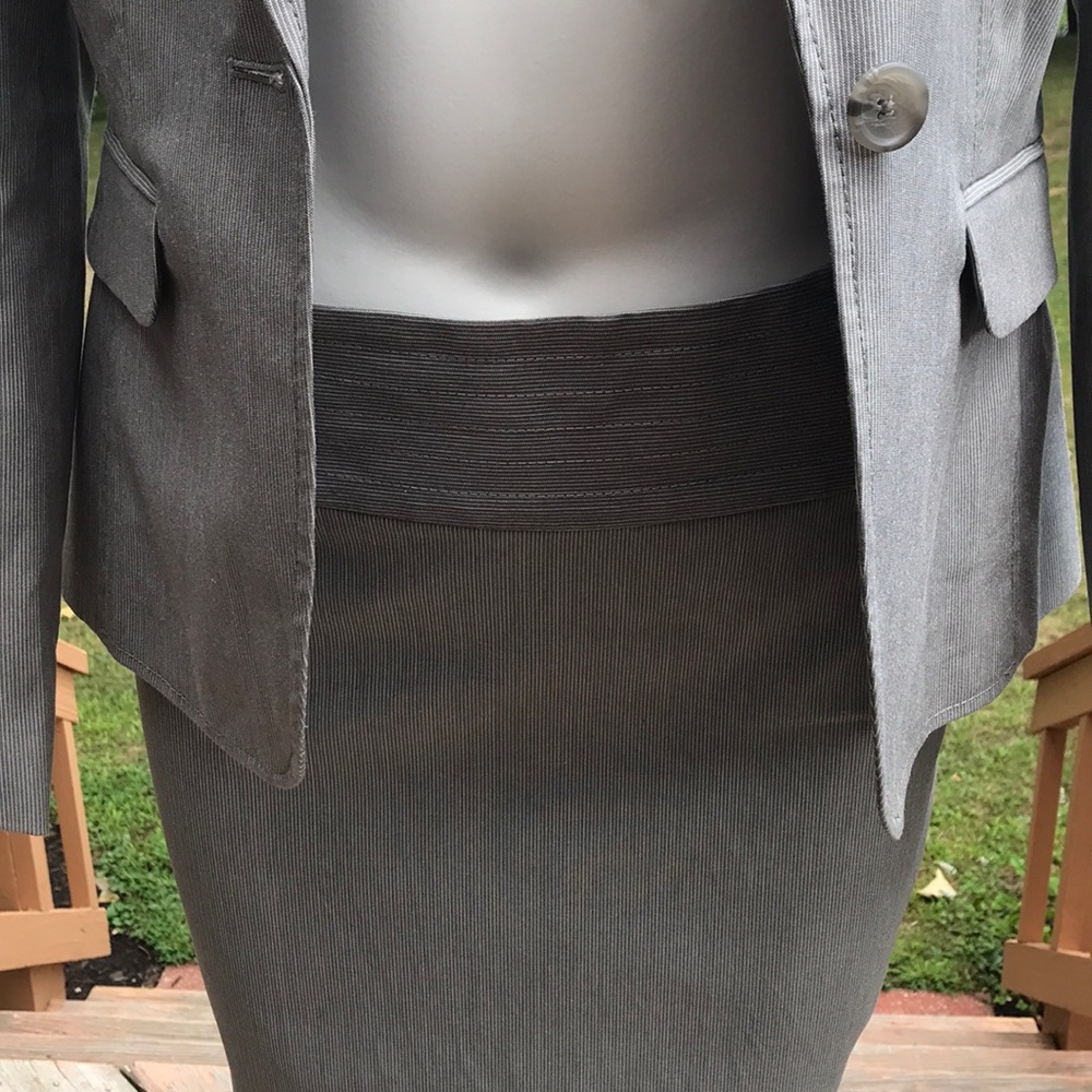 NWOT Banana Republic suit. jacket-4, skirt-6 - Picture 4 of 7